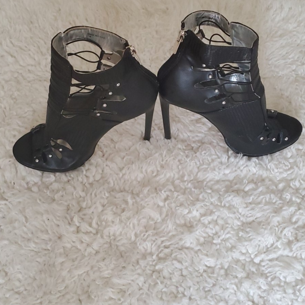 Shoes - Picture 2 of 4